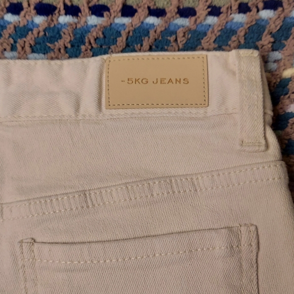 Cream shorts girls small - Picture 4 of 4